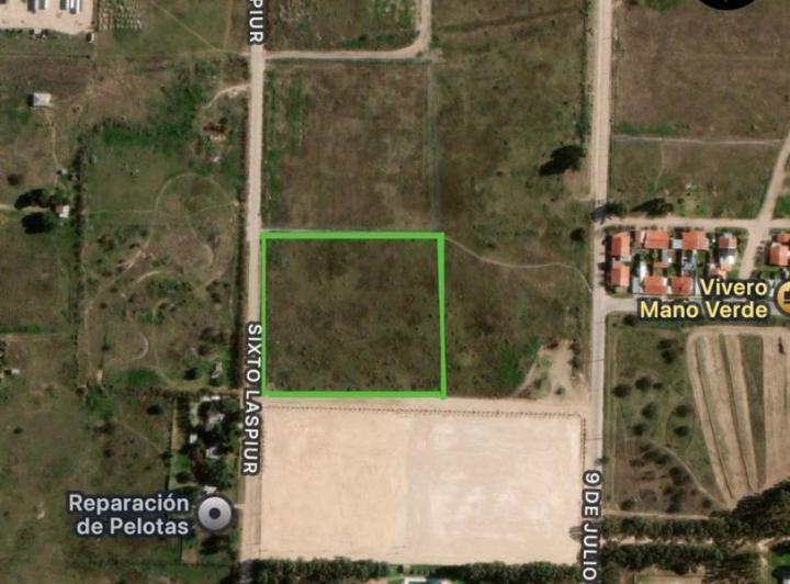 Terreno · 1300m²