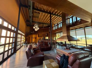 Local comercial · 2150m² · 23 Ambientes · 10 Cocheras · Hotel y Spa Aguara en Venta. Lobos.