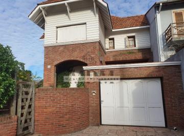 Casa · 253m² · 6 Ambientes · Diseño, Confort y Calidad: Casa Unica en Venta