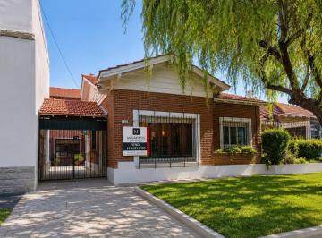 Casa · 185ha · 6 Ambientes · 2 Cocheras · Venta Casa 5 Ambientes con Jardin Temperley Barrio Ingles
