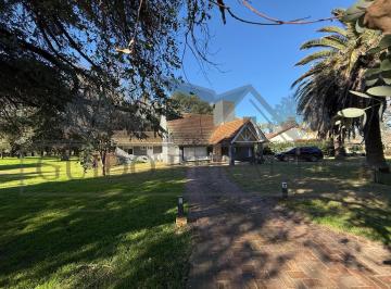 Casa · 140m² · 5 Ambientes · 2 Cocheras · Casa en Las Praderas de Lujan