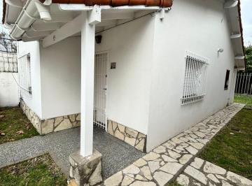 Casa · 90m² · 3 Ambientes · 2 Cocheras · Casa en Venta en Remedios de Escalada, Lanús, G. B. a. Zona Sur