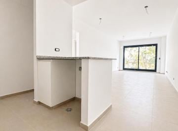 Departamento · 75m² · 3 Ambientes · 3 Amb (100 M&sup2;) con Patio y Balcón | Doble Circulación | Entrega Marzo 2026