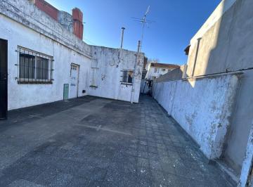 PH · 66m² · 3 Ambientes · PH a Reciclar en Banfield | Excelente Ubicación y Potencial de Inversión