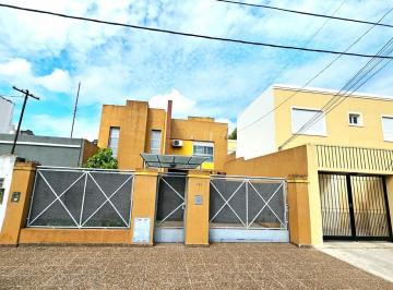 Casa · 182m² · 5 Ambientes · 1 Cochera · Casa de 5 Ambientes Venta Apto Credito