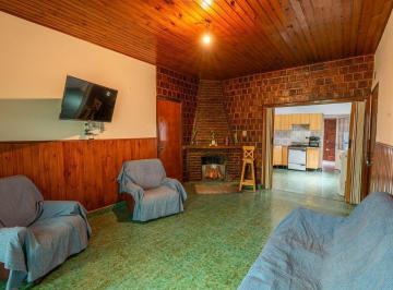 Casa · 150m² · 4 Ambientes · 1 Cochera · Venta Amplia Casa C/cochera y Jardin - Wilde