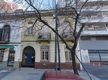 Edificio · 250m² · 10 Ambientes · 2 Cocheras · Petit Hotel en Venta – Frente a La Plaza Principal de Almagro