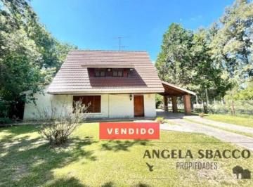 Casa · 200m² · 5 Ambientes · 1 Cochera · Excelente Casa en Parque Exaltación. Vendido