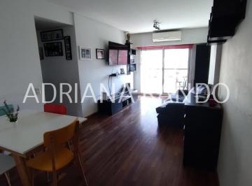 Departamento de 3 ambientes, Villa del Parque · Hermoso Departamento de 3 Ambientes Al Frente con Cochera Fija