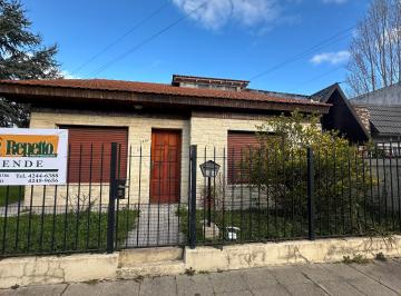 Casa de 3 ambientes, Lomas de Zamora · Chalet 3 Ambientes con Terreno Adicional – Temperley