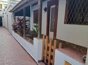 Casa · 80m² · 3 Ambientes · Venta - Casa Dos Dorm. - Barrio Industrial