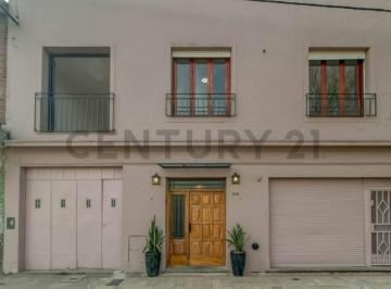 Oficina comercial · 180m² · 3 Dormitorios · Oportunidad Para Inversion! Ideal Estudio o Sociedad de Profesionales.
