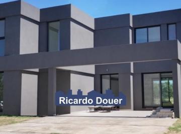 Casa · 220m² · 4 Ambientes · 1 Cochera · Casa en Venta en El Cantón, Escobar, G. B. a. Zona Norte