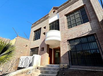 Casa de 9 ambientes, Ciudad de Mendoza · Casa en Venta en Capital, Mendoza