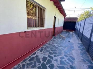 Casa · 117m² · 8 Ambientes · 1 Cochera · Venta 2 Casas 522 E/ 117 y 118 - 10x40