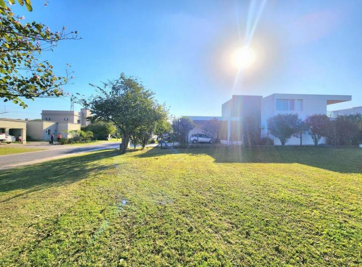 Terreno · 720m²