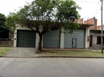 Casa · 300m² · 4 Ambientes · Casa en Aldo Bonzi