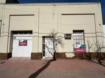 Casa · 162m² · 5 Ambientes · 1 Cochera · Casa en Barrio Mosconi