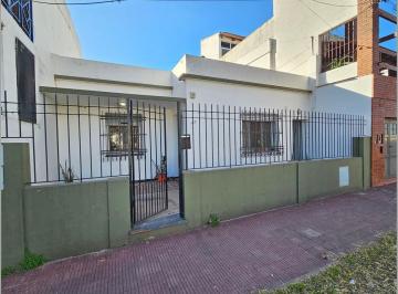 Casa · 80m² · 4 Ambientes · Casa en Venta de 2 Dorm.. Florida Lado Río. a Reciclar. Ideal Inversores.