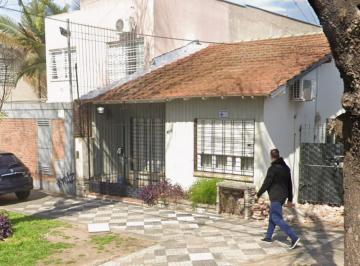 Casa de 3 ambientes, Esteban Echeverría · Casa en Venta en Centro de Monte Grande