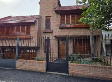 Casa de 7 ambientes, Córdoba · Tablada Park - 4 Dorm - Cochera - Pileta