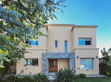 Casa · 240m² · 6 Ambientes · 4 Cocheras · Casa en Venta en Haras de Santa Maria Escobar
