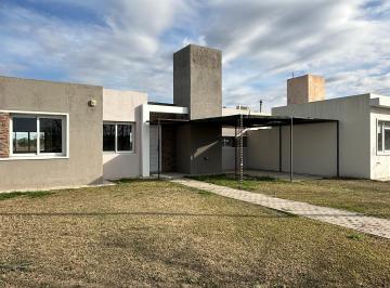 Casa de 4 ambientes, Alta Gracia · Vendo Casa de 2 Dorm con Pileta en Reserva Tajamar 1 Apta Credito