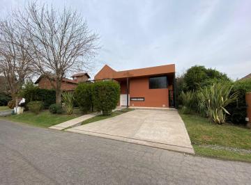 Casa de 4 ambientes, Campana · Country Club Los Cardales Próx. Entr. Excel. Casa Liv + Com. + 3 dorm.(1ºsuit)3bñs