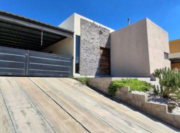 Casa de 3 ambientes, El Challao · Viví en El Entorno Que Siempre Quisiste, con Una Inversión Lógica. Barrio Privado La Bastilla