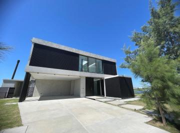 Casa · 320m² · 5 Ambientes · 2 Cocheras · Casa en Venta en El Naudir, Escobar, G. B. a. Zona Norte
