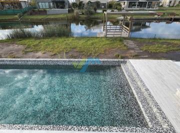 Casa · 320m² · 5 Ambientes · 2 Cocheras · Casa en Venta en El Naudir, Escobar, G. B. a. Zona Norte
