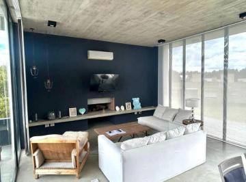 Casa · 207m² · 4 Ambientes · 5 Cocheras · Exclusiva Casa en Barrio Residencial I, Costa Esmeralda