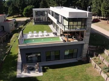 Casa · 467m² · 6 Ambientes · 8 Cocheras · Excepcional Casa a La Venta en Costa Esmeralda - Pinamar