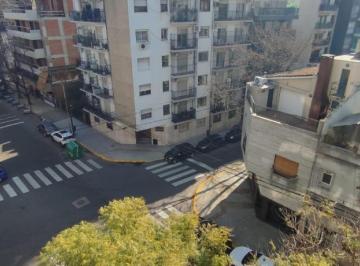 Departamento · 42m² · 1 Ambiente · 1 Amb Al Frente Muy Amplio, con Balcón. Superficie de un 2 Amb. Cocina y Baño Completos.