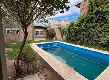 Casa de 5 ambientes Venta USD 145.000 · Casa 2 Dorm - con Pileta. Apta Credito