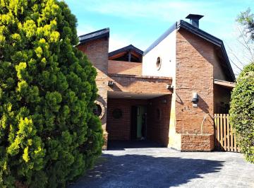Casa de 5 ambientes, General Rodríguez · Casa en Country "Las Lajas", General Rodríguez