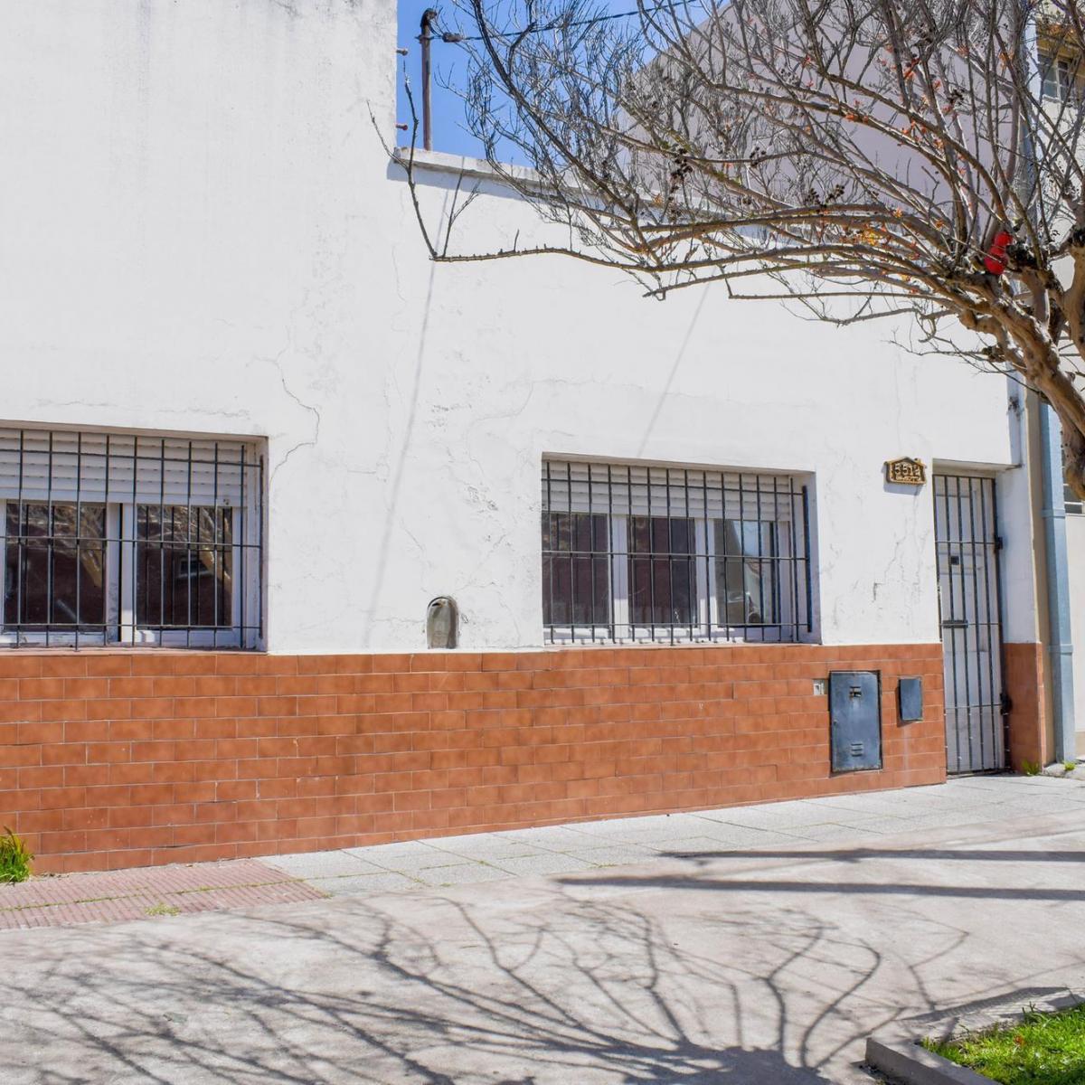 Casa PH 3 amb, 39m² cubiertos con patio — Gaboto y Roque Saenz Peña
