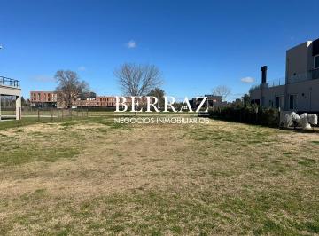 Terreno · 819m² · Lote Central en Venta de 819 m² en Chateau Pilar