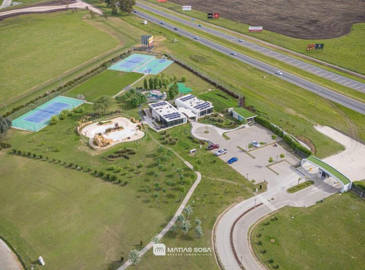 Terreno · 697m²