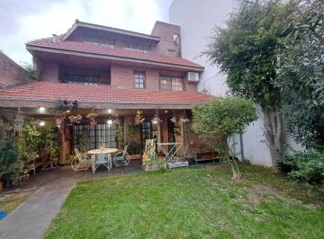 Casa · 300m² · 5 Ambientes · 3 Cocheras · Casa en Venta en Martinez Alto, 5 Ambientes Muy Buen Estado.