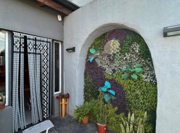 Casa · 55m² · 3 Ambientes · 3 Cocheras · Casa en Zona Céntrica de Garin