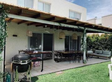 Casa · 230m² · 5 Ambientes · 2 Cocheras · Casa de Dos Plantas en Venta en Barbarita, General Pacheco, Tigre