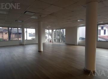 Oficina comercial · 138m² · 1 Ambiente · 14 Cocheras · Excelentes Oficinas Sobre Colectora Panamericana, Son 337 m² 1° Piso Al Fte.