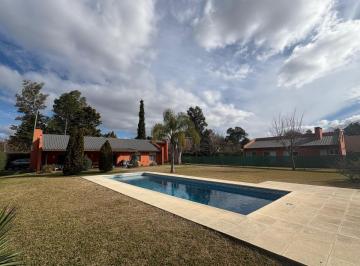 Casa · 226m² · 4 Ambientes · 2 Cocheras · Casa en Barrio Privado Bosque Real