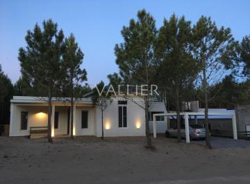 Casa · 200m² · 6 Ambientes · 1 Cochera · Casa en Alq. Temporario en Costa Esmeralda, Costa Atlántica, Buenos Aires