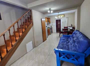 Casa de 3 ambientes, Lanús · Duplex Al Fte de 3 Amb C/ Entrada Independiente y Patio