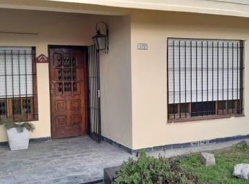 Casa de 3 ambientes, Esteban Echeverría · Casa 3 Ambientes en PH Más Dpto en Planta Alta
