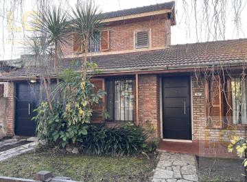 Casa · 40m² · 4 Ambientes · 2 Cocheras · Casa en Venta de 4 Ambientes en Berazategui