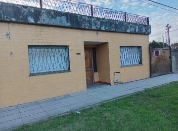 Casa de 4 ambientes, Almirante Brown · Casa en Venta