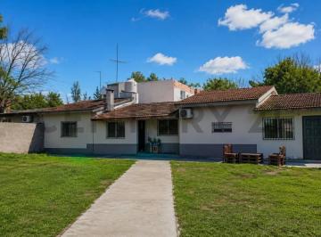 Casa · 176m² · 5 Ambientes · 3 Cocheras · Casa en Venta Multifamiliar 3 Viviendas Benavidez